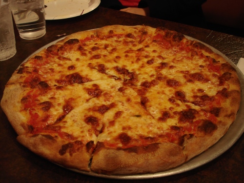 Ernie's red pie with mozzarella, a gorgeous pizza if we've ever seen one.